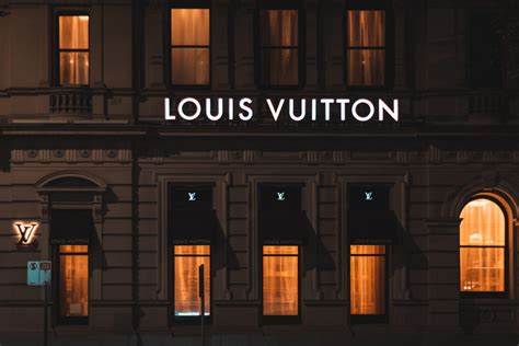 waarom is louis vuitton zo duur|louis vuitton rotterdam.